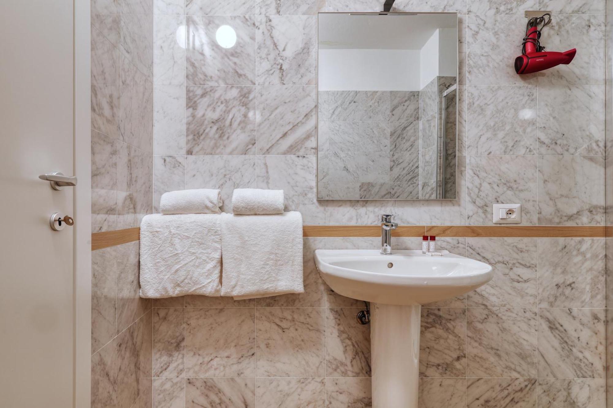 Joivy Chic 3-Bed Flat Near Colonne Di San Lorenzo Mailand Exterior foto
